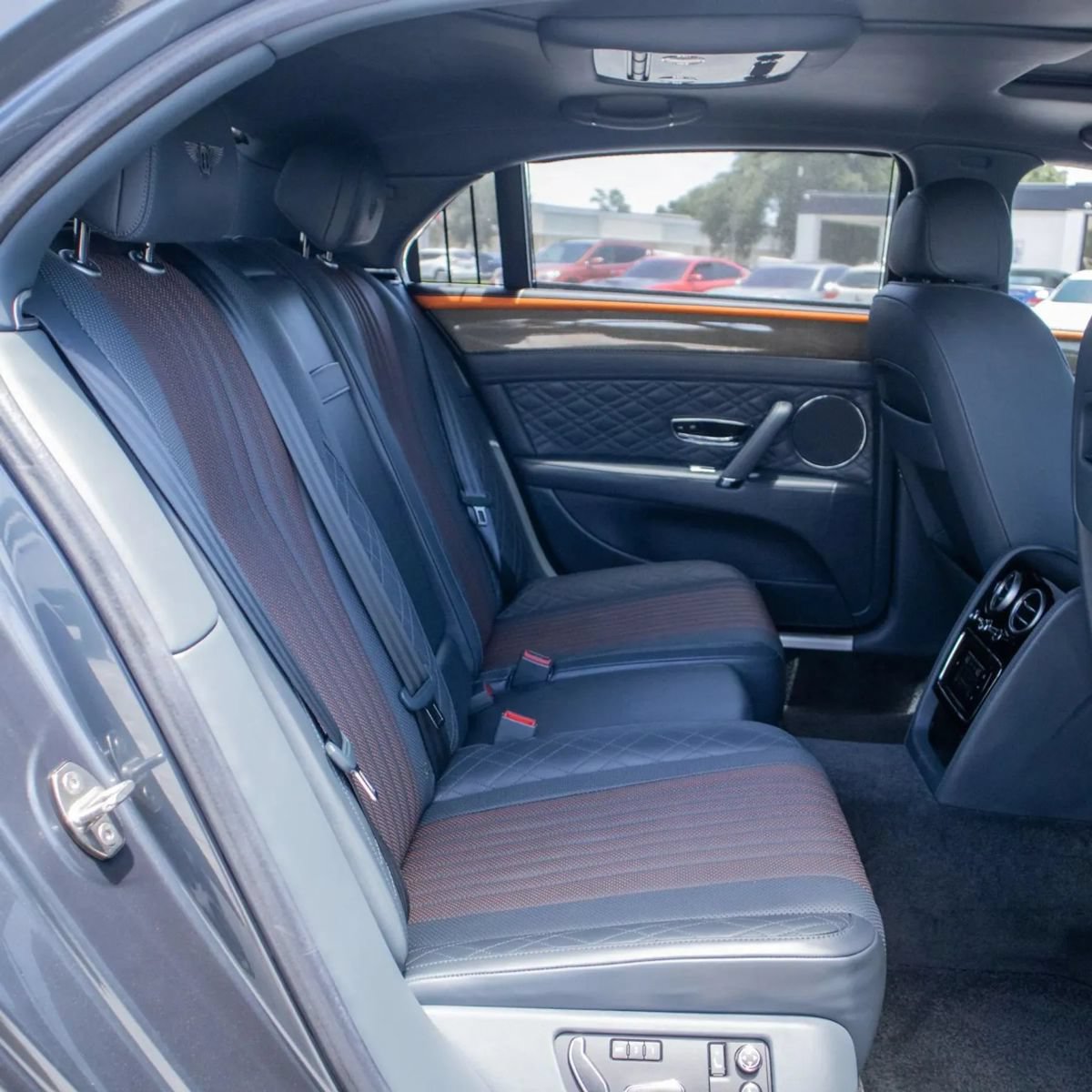Used 2018 Bentley Flying Spur S V8 AWD/4WD image 20