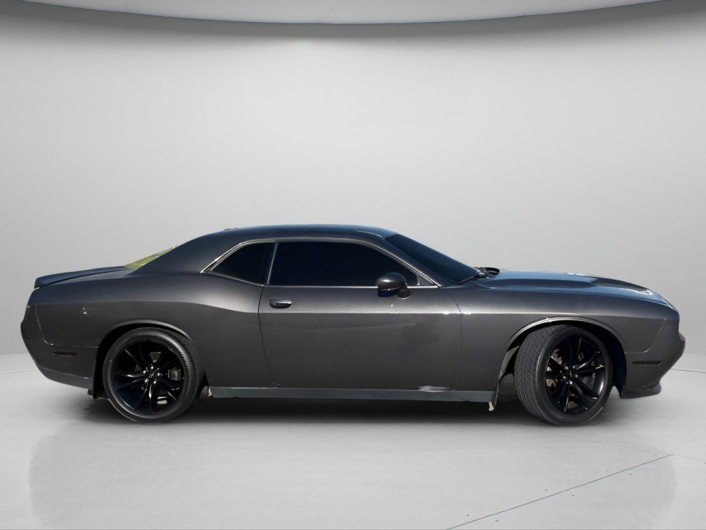 Used 2018 Dodge Challenger SXT Plus RWD image 3