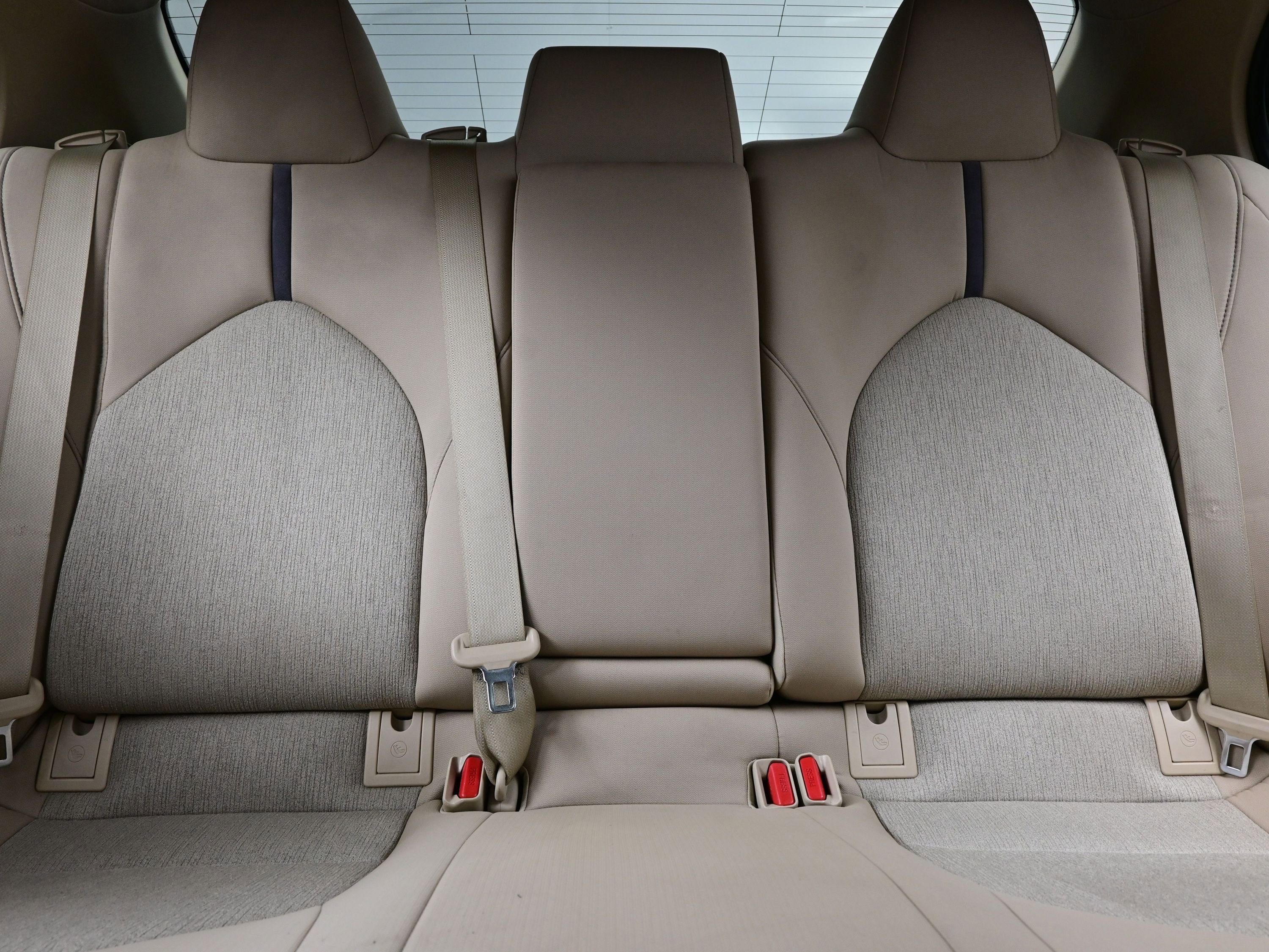 Used 2021 Toyota Camry LE image 15