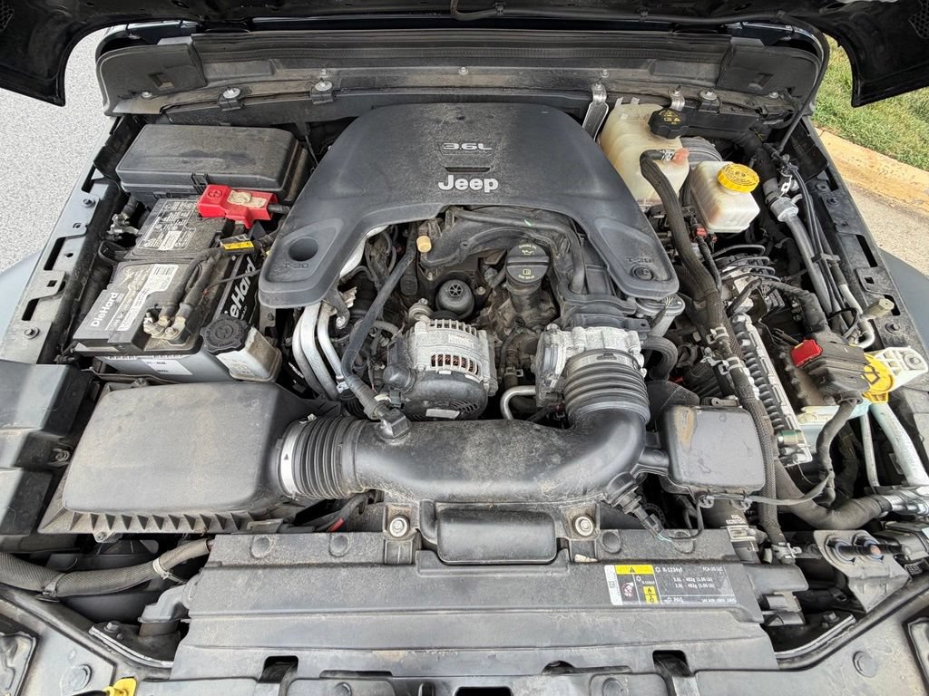 Used 2019 Jeep Wrangler Unlimited Sport AWD/4WD image 17