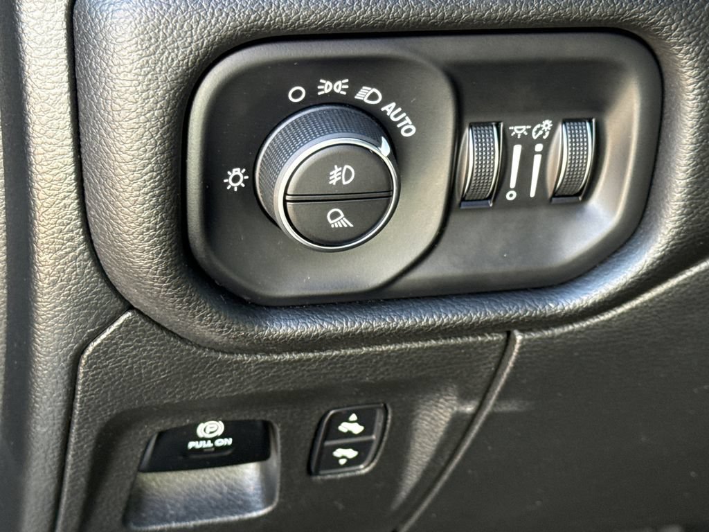 Used 2023 RAM 1500 Laramie AWD/4WD image 23