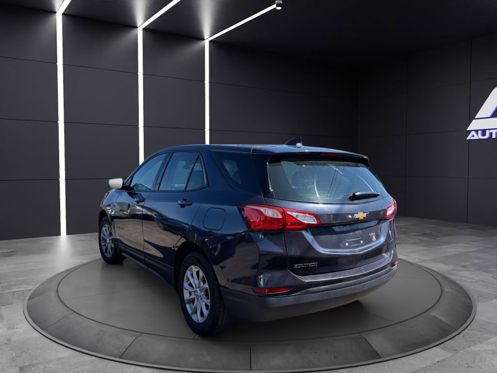Used 2019 Chevrolet Equinox LS image 2