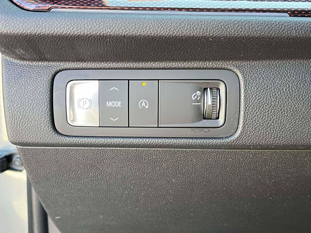 Used 2024 Chevrolet Traverse RS FWD image 20