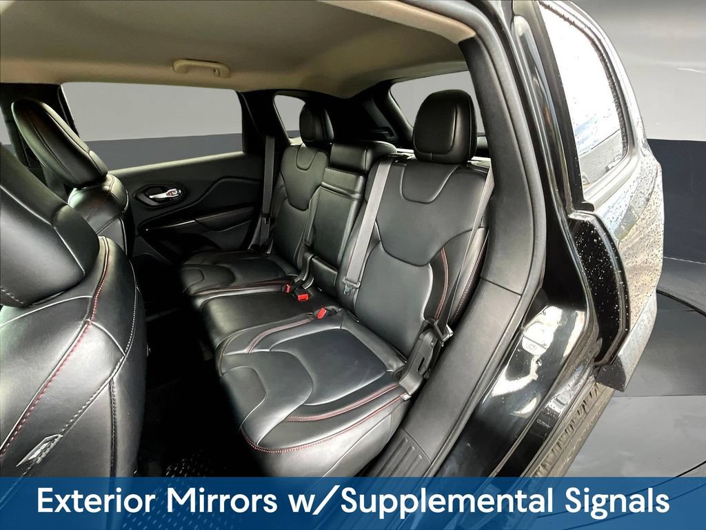 Used 2014 Jeep Cherokee Trailhawk w/ Technology Group AWD/4WD image 26