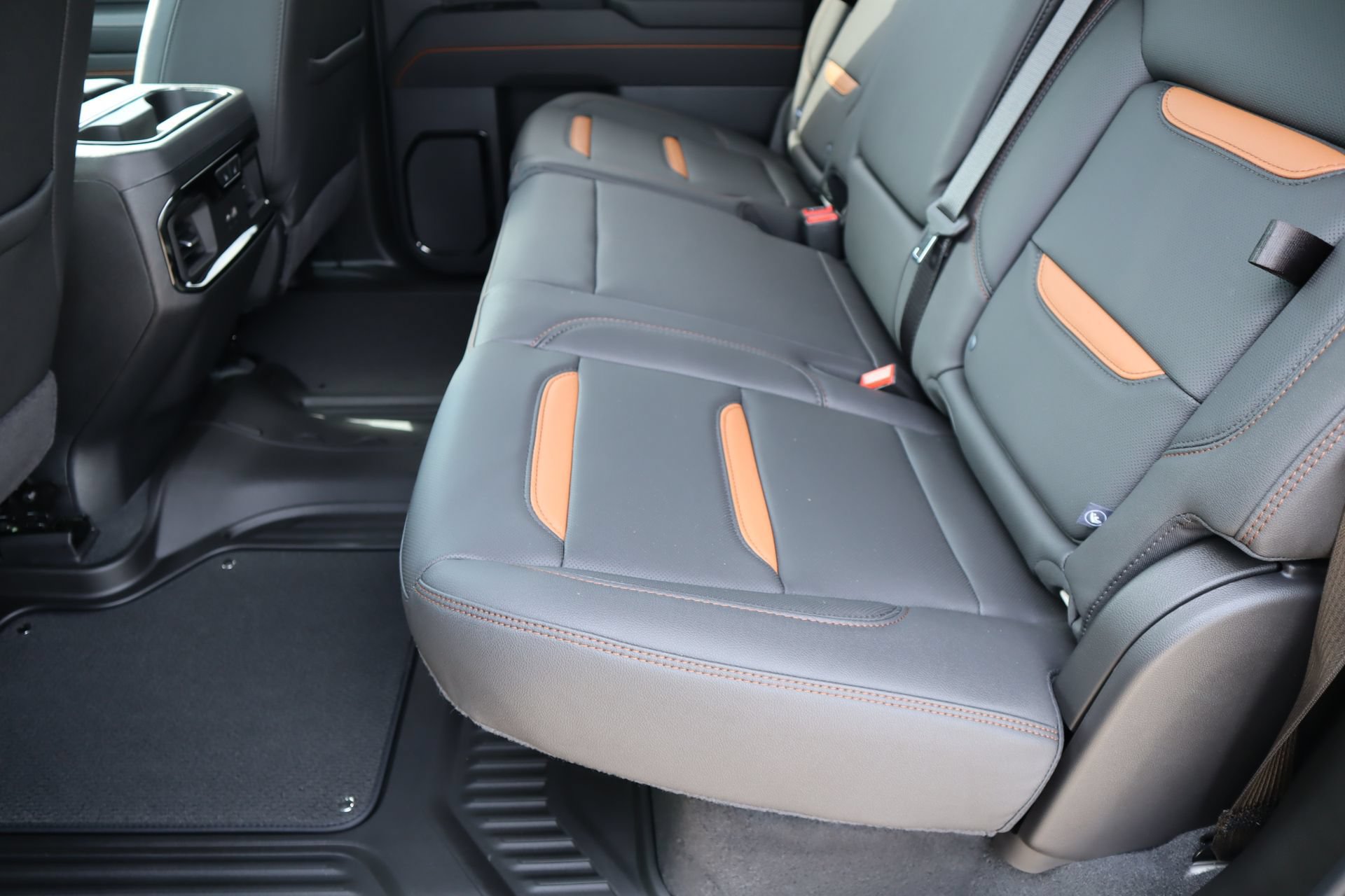 New 2026 GMC Sierra 1500 AT4 w/ Technology Package AWD/4WD image 16