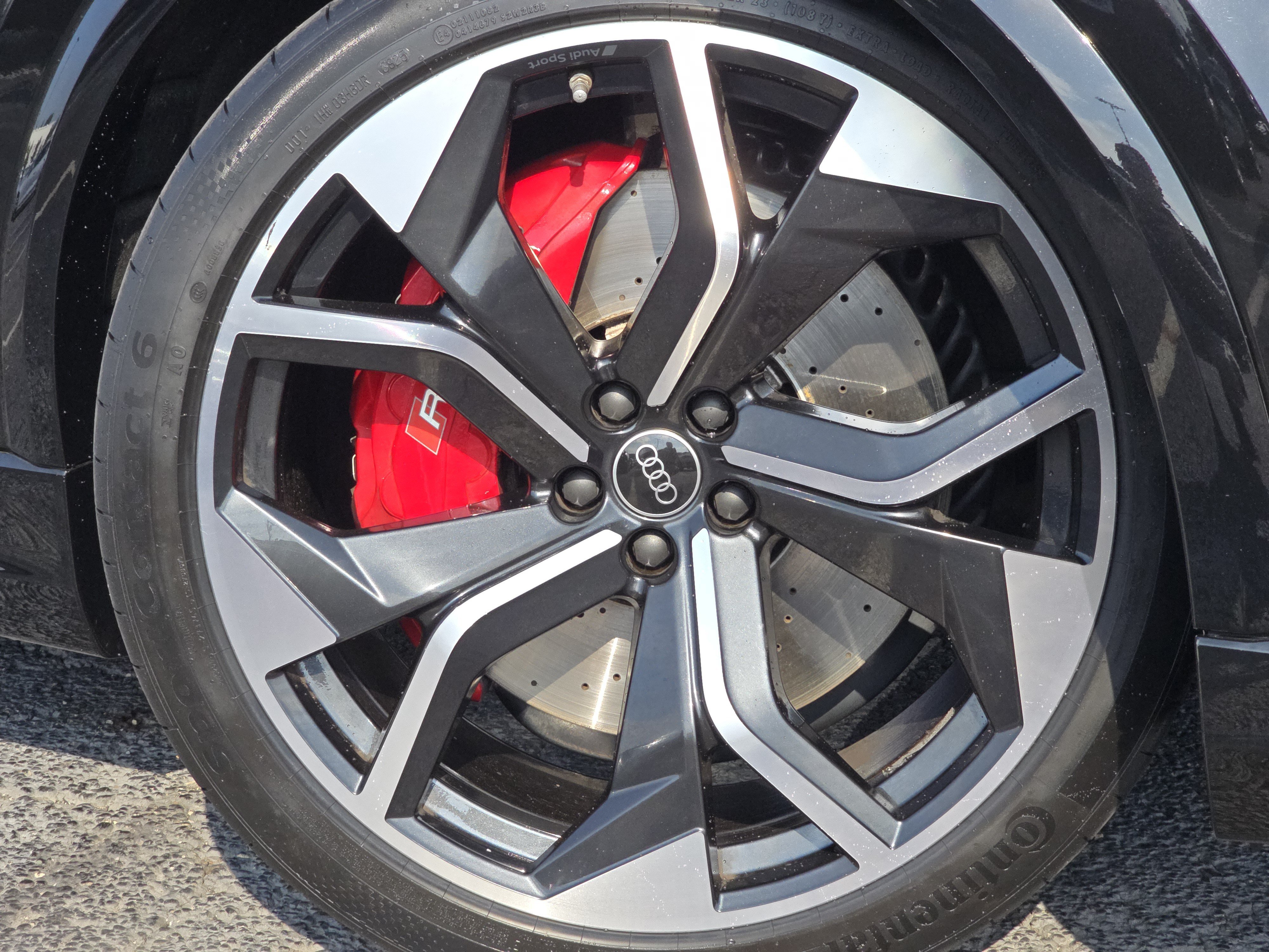 Certified 2024 Audi RS Q8 w/ Black Optic Package AWD/4WD image 16