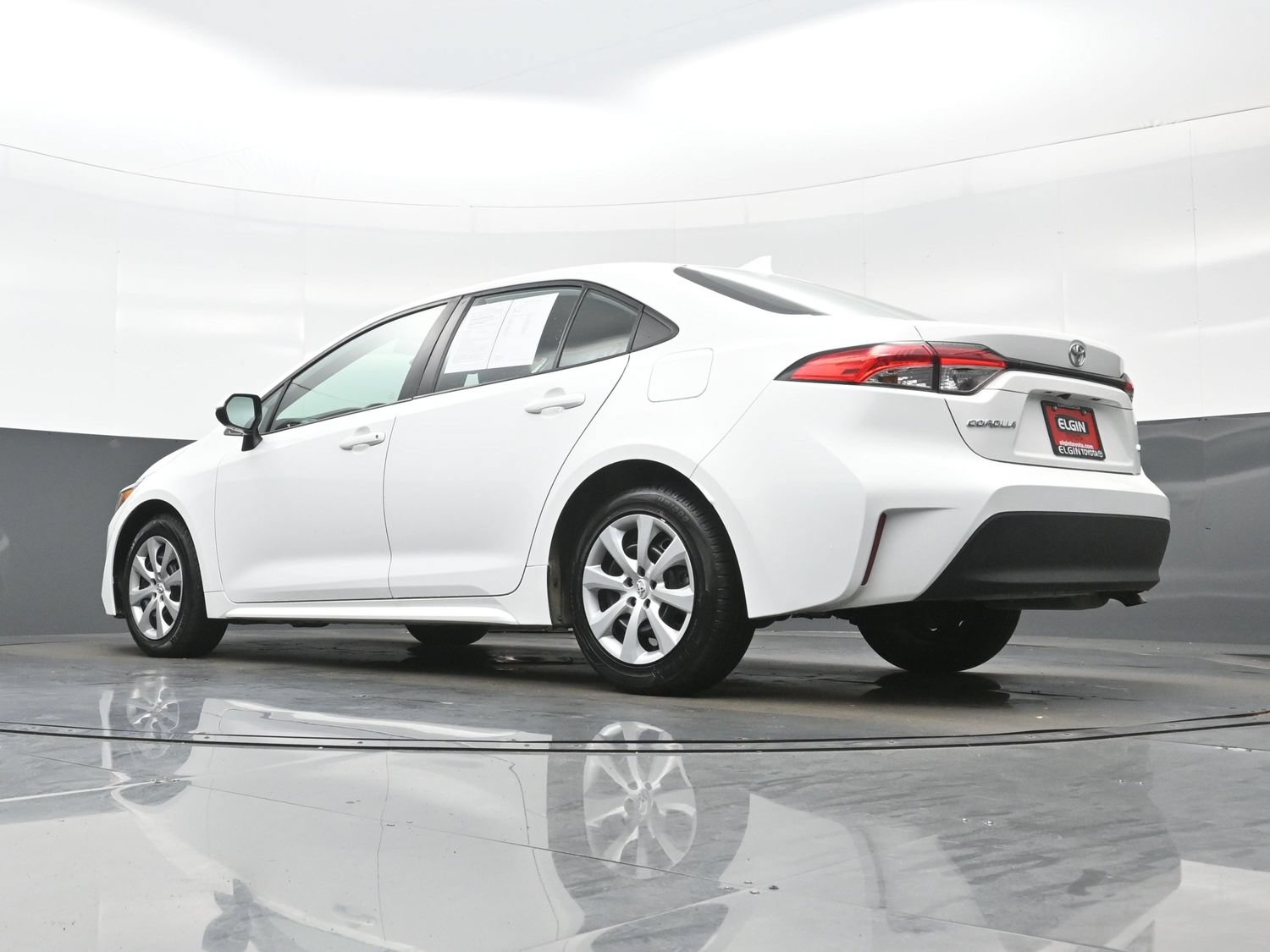 Used 2024 Toyota Corolla LE FWD image 28