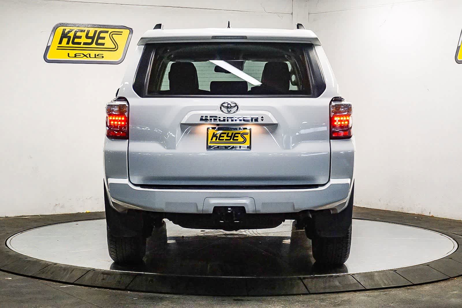 Used 2024 Toyota 4Runner SR5 Premium image 3