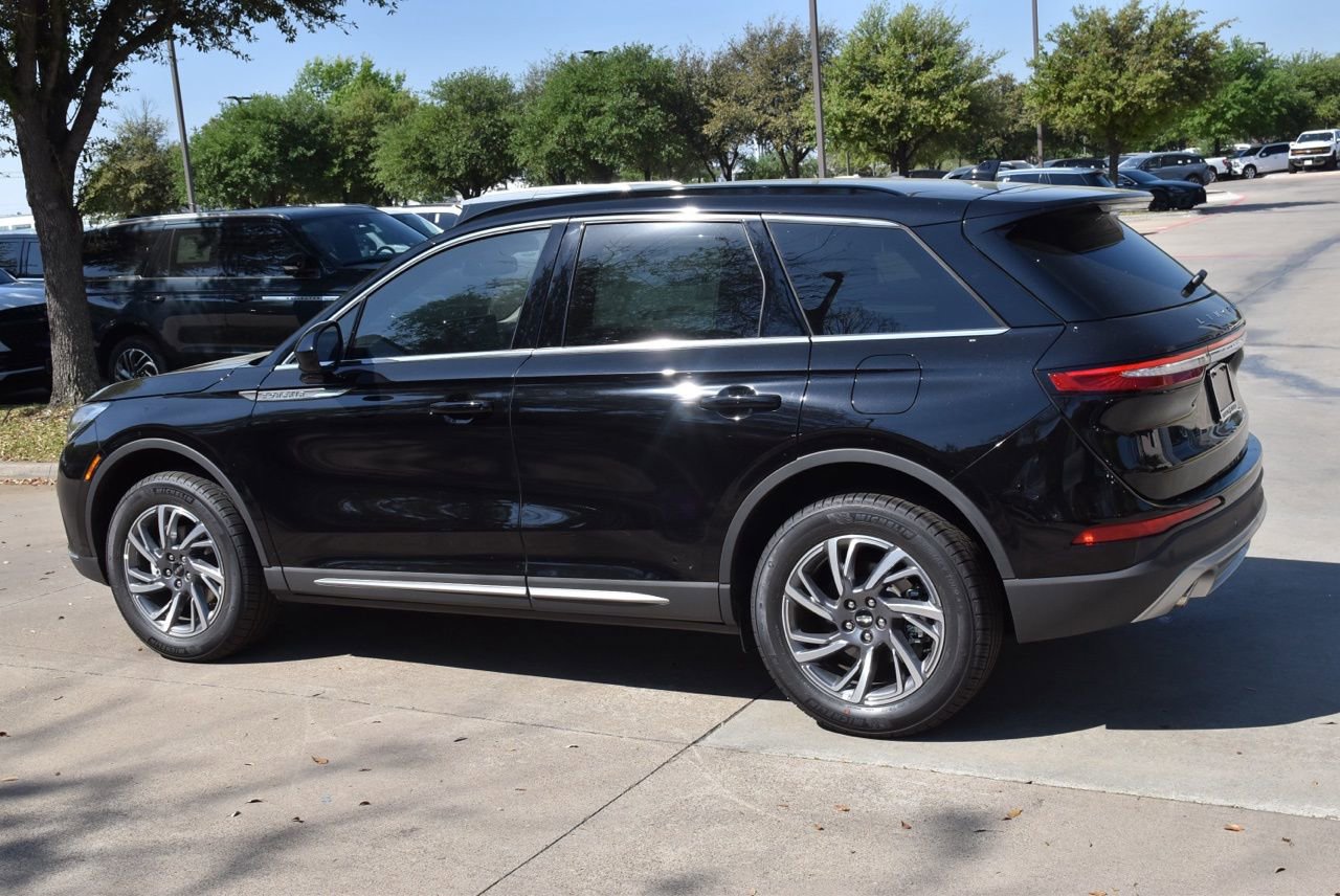 New 2026 Lincoln Corsair Premiere image 10