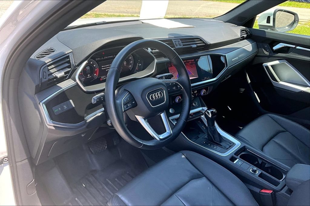 Used 2020 Audi Q3 2.0T Premium Plus w/ Premium Plus Package AWD/4WD image 13