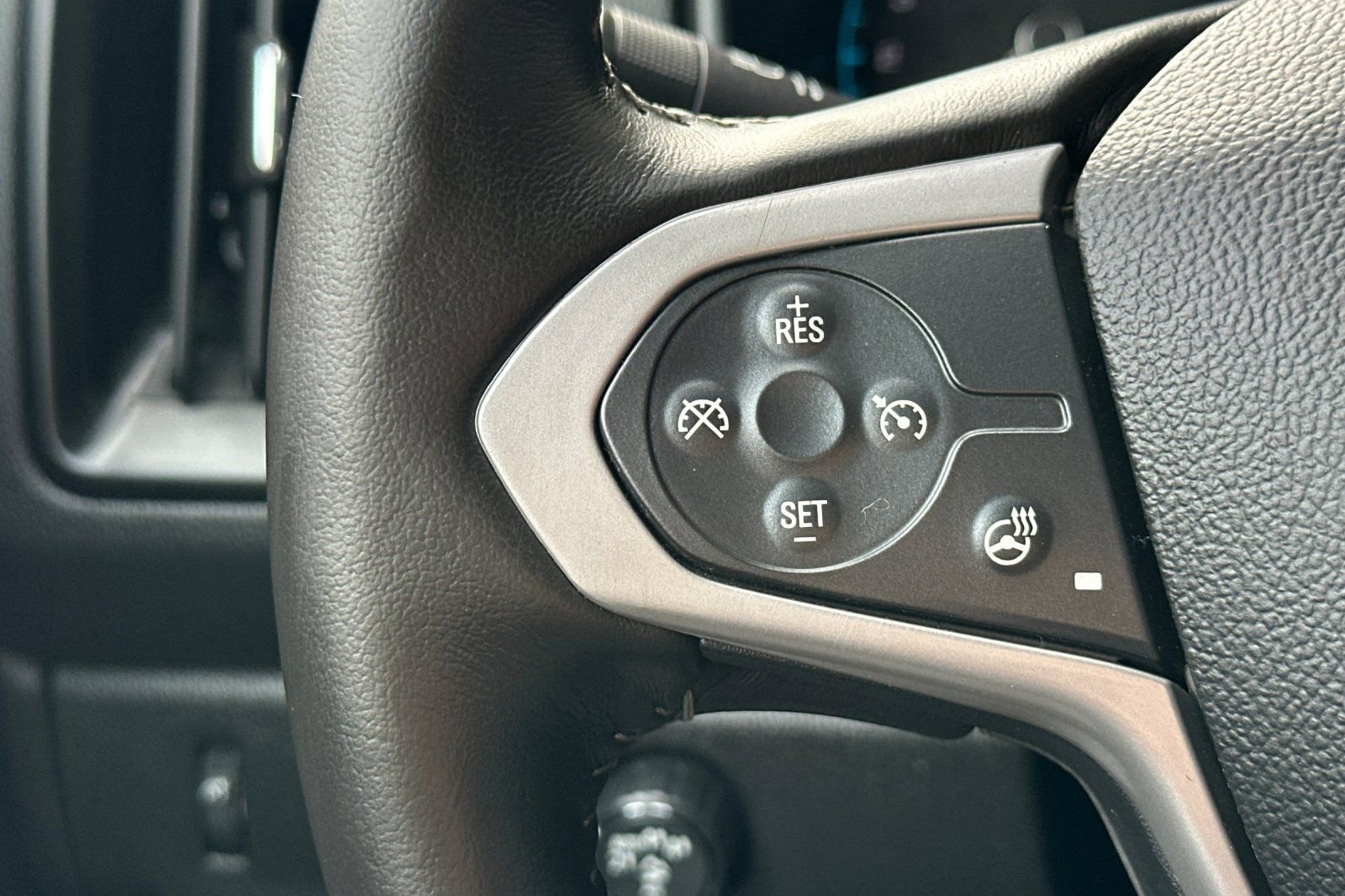 Certified 2020 Chevrolet Colorado ZR2 w/ ZR2 Midnight Special Edition image 29