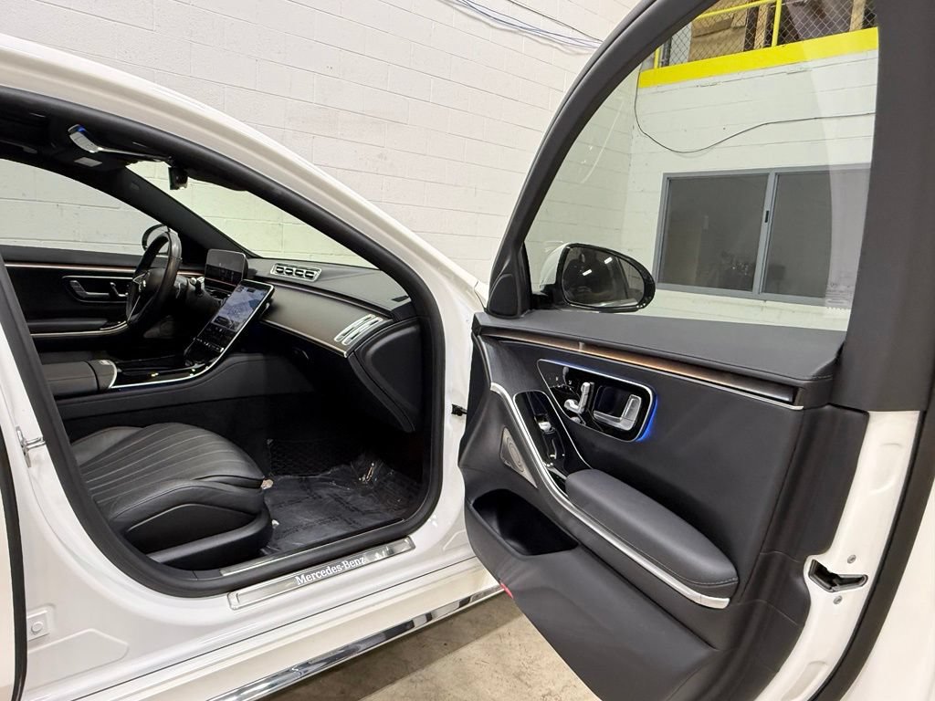 Used 2022 Mercedes-Benz S 500 4MATIC w/ AMG Line Package image 48