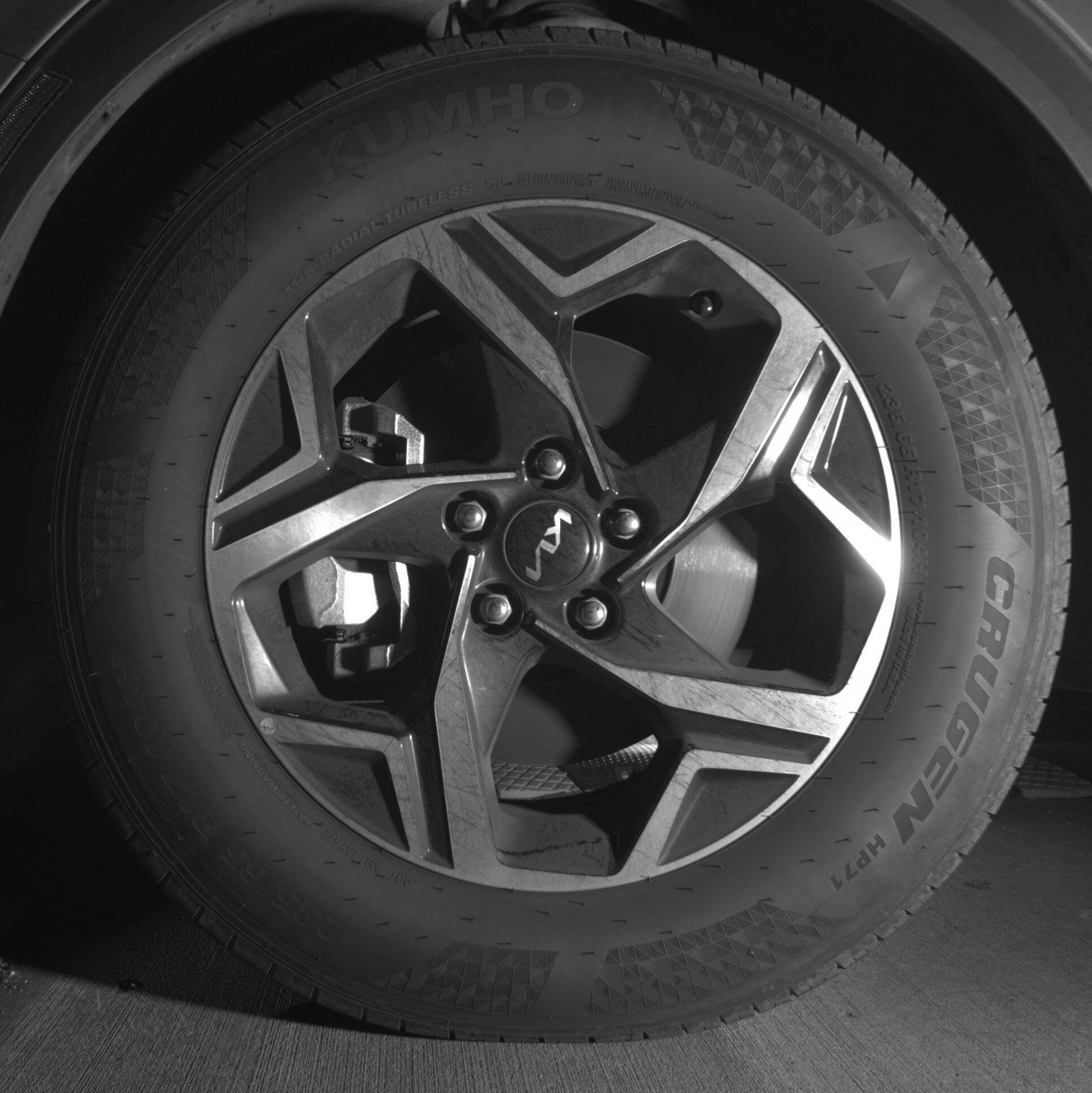 Used 2025 Kia Sportage LX image 9