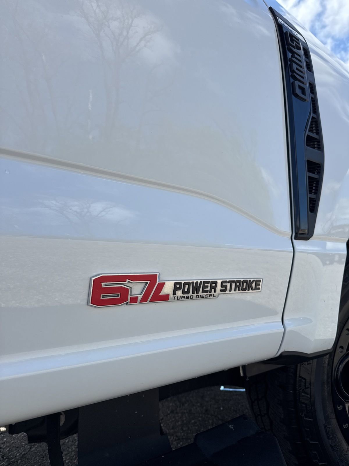 Used 2024 Ford F350 Lariat w/ Lariat Ultimate Package AWD/4WD image 7