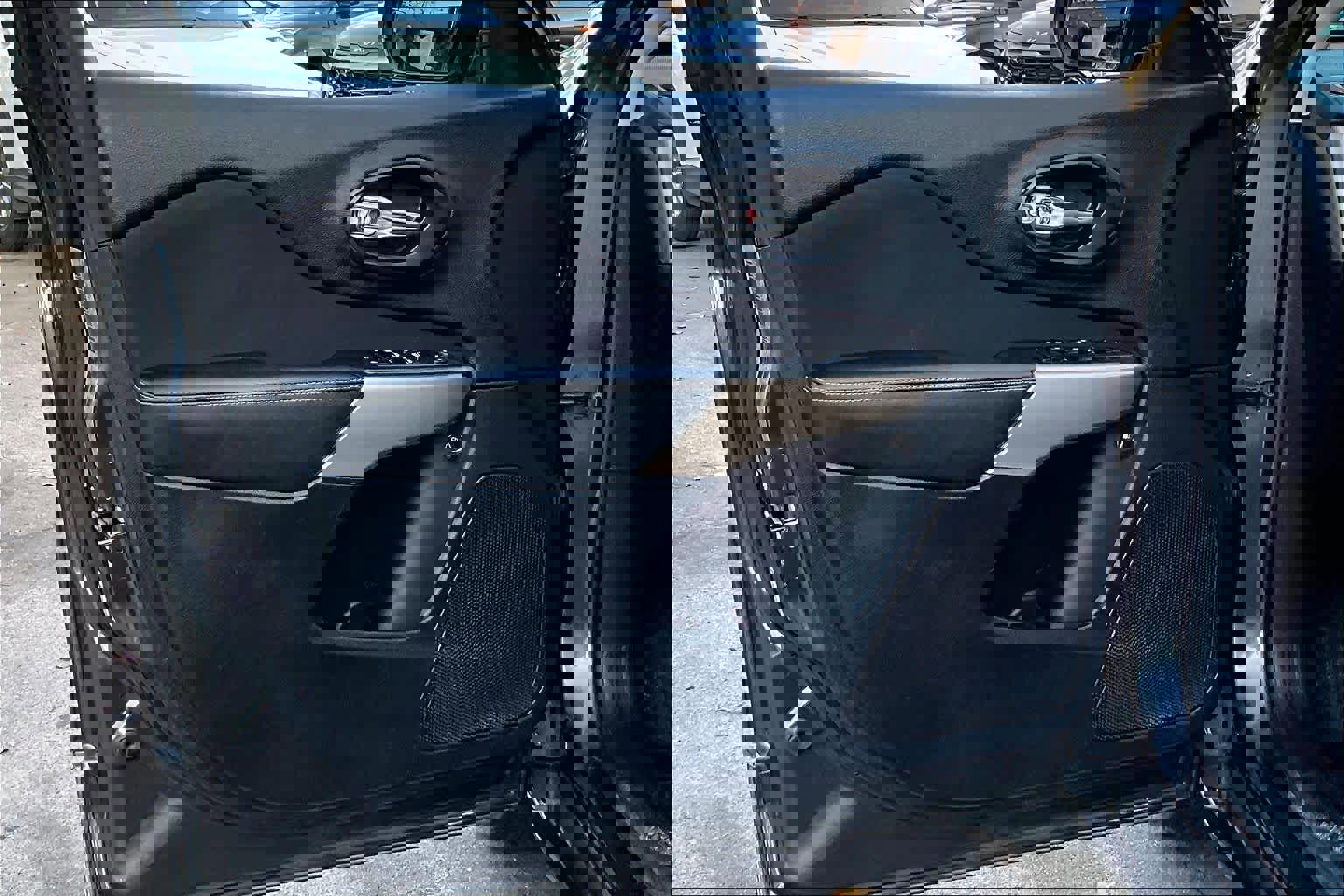 Used 2017 Jeep Cherokee Latitude w/ Safety/Convenience Group image 20