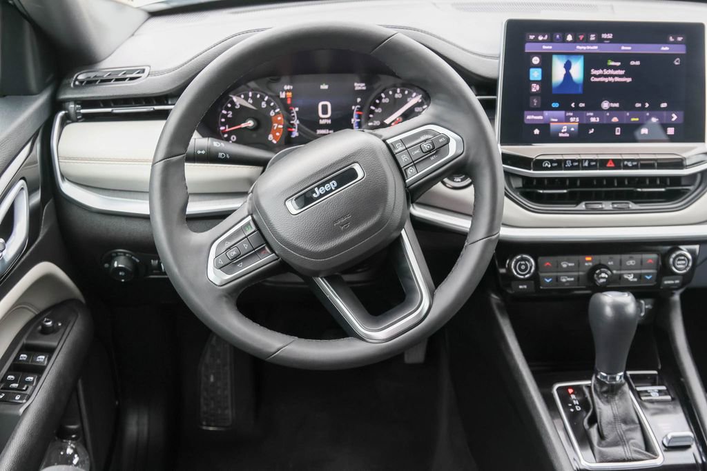 Used 2025 Jeep Compass Limited AWD/4WD image 18