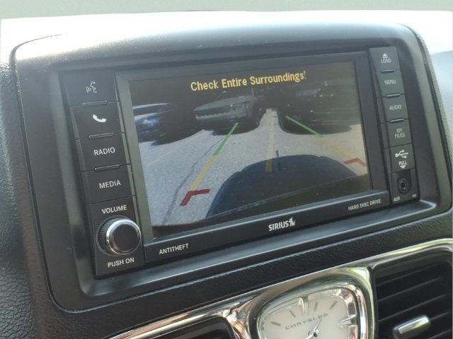 Used 2013 Chrysler Town & Country Touring-L w/ Driver Convenience Group FWD image 27
