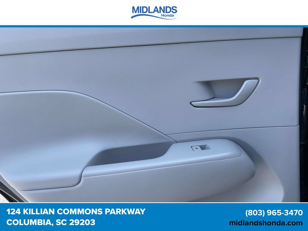 Used 2025 Hyundai Kona SEL FWD image 12