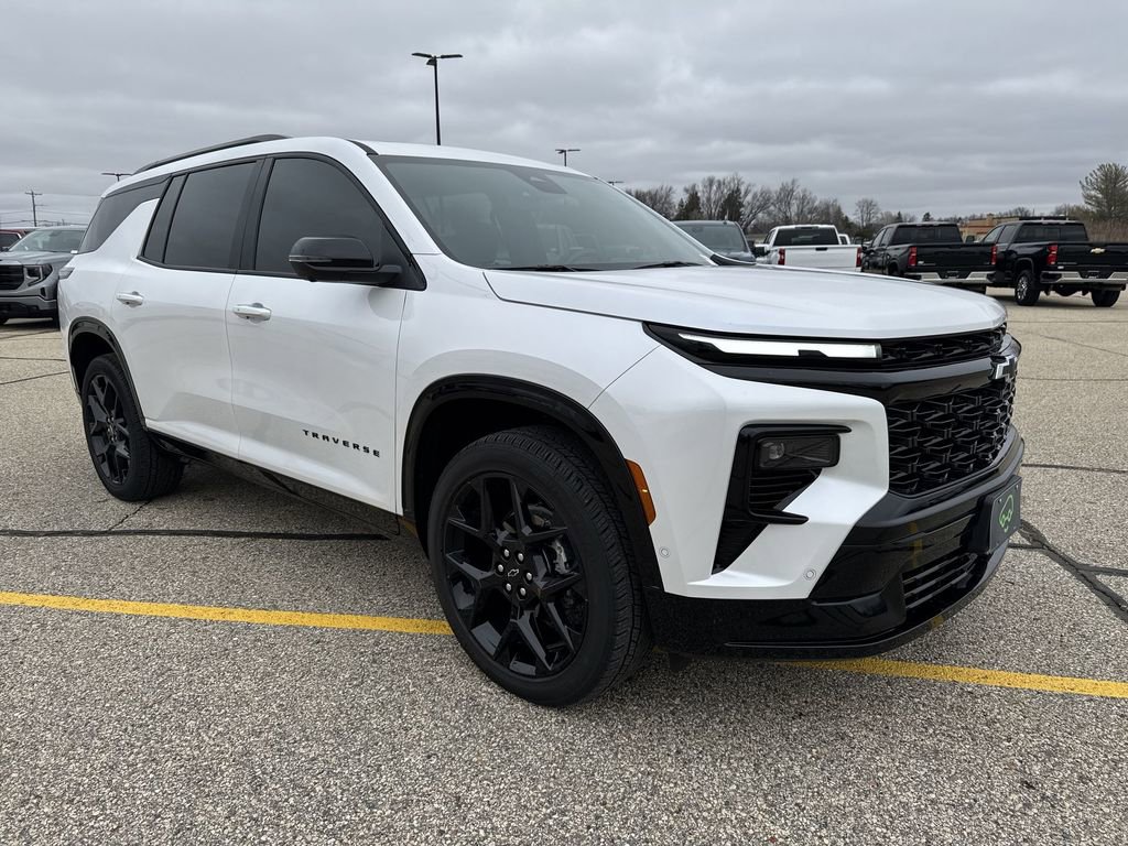 Certified 2025 Chevrolet Traverse RS w/ LPO, Floor Liner Package image 9