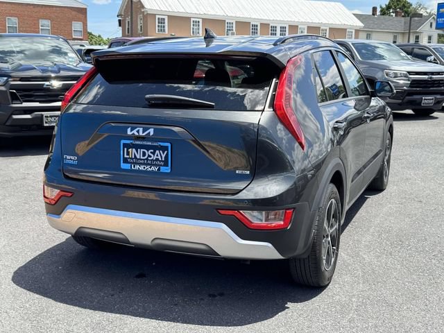 Used 2023 Kia Niro EX FWD image 2