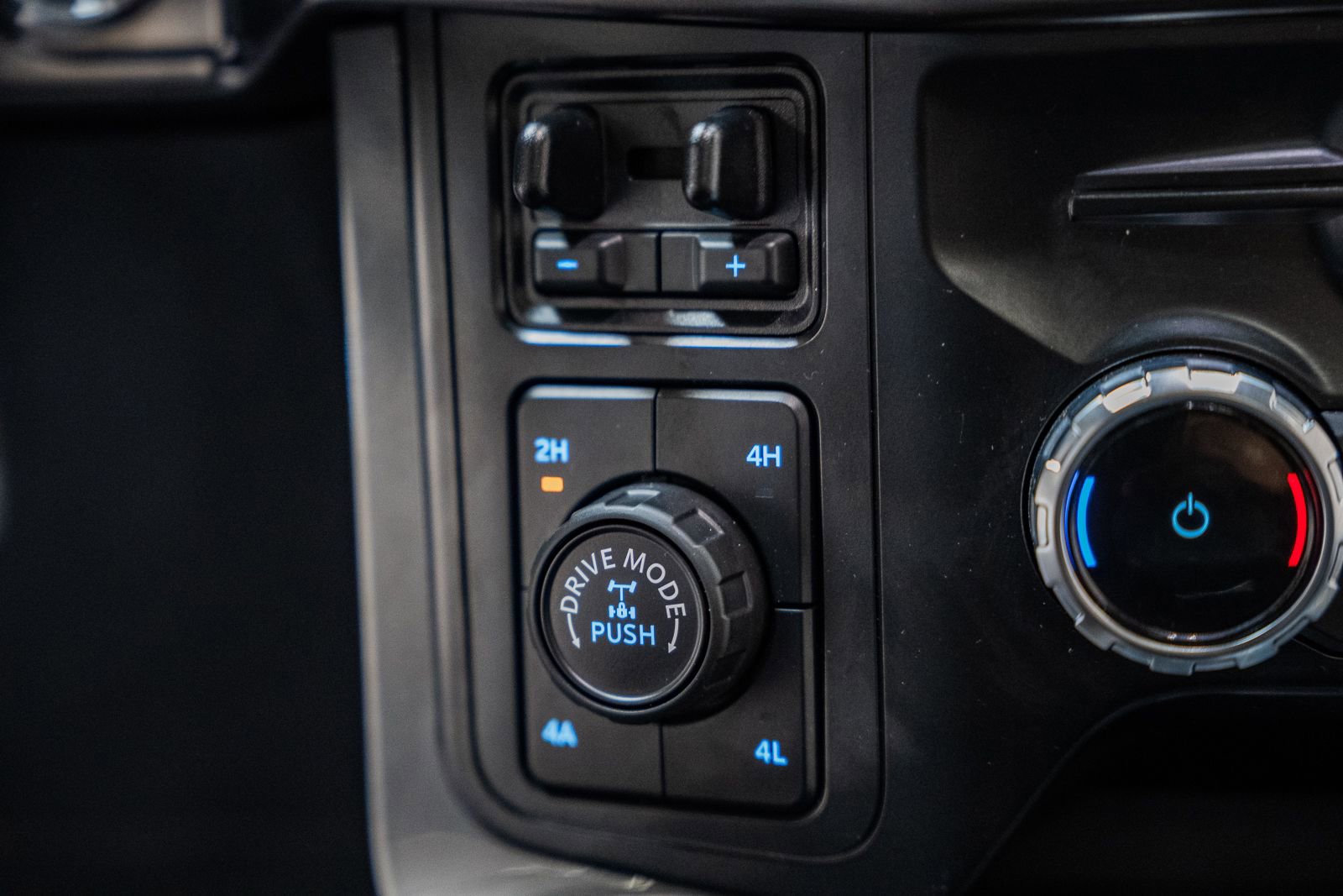 Certified 2023 Ford F150 Lariat w/ Equipment Group 502A High image 27