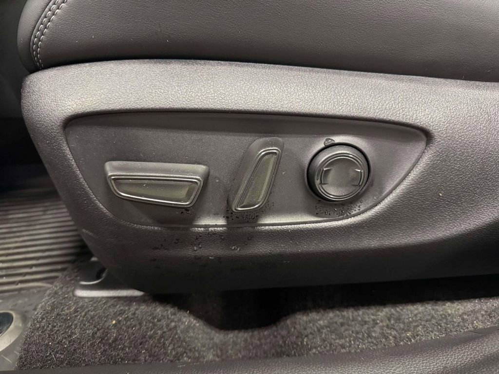 Used 2025 Toyota RAV4 Limited w/ Advanced Technology Package image 14