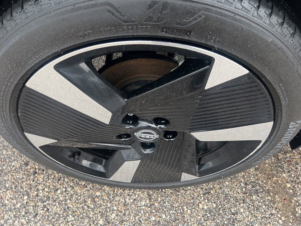 Certified 2025 Nissan Kicks SR AWD/4WD image 39