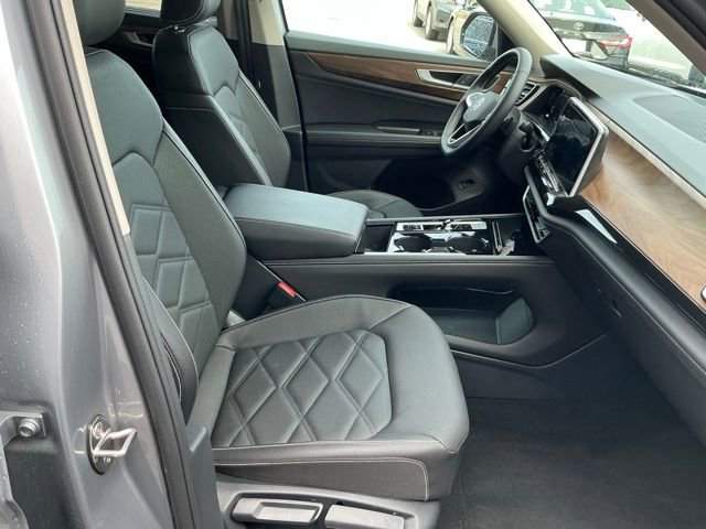 Used 2025 Volkswagen Atlas SE image 19