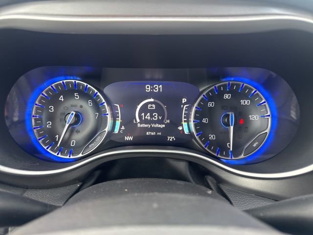 Certified 2022 Chrysler Pacifica Touring-L FWD image 21