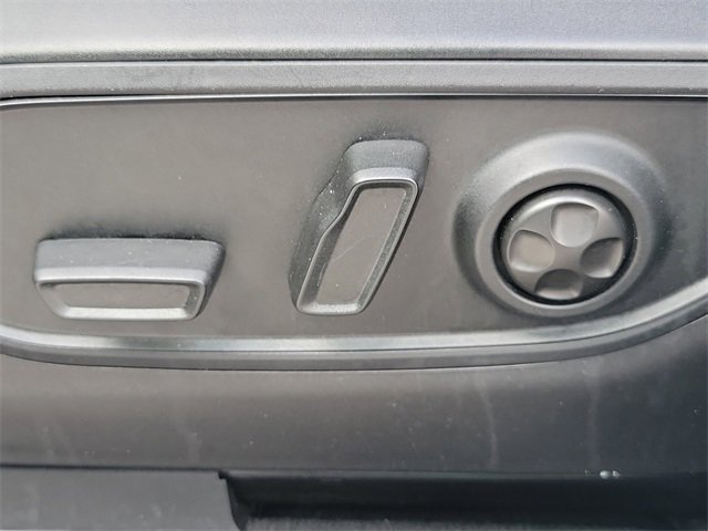 Used 2022 Jeep Grand Cherokee L Laredo w/ Luxury Tech Group I image 16