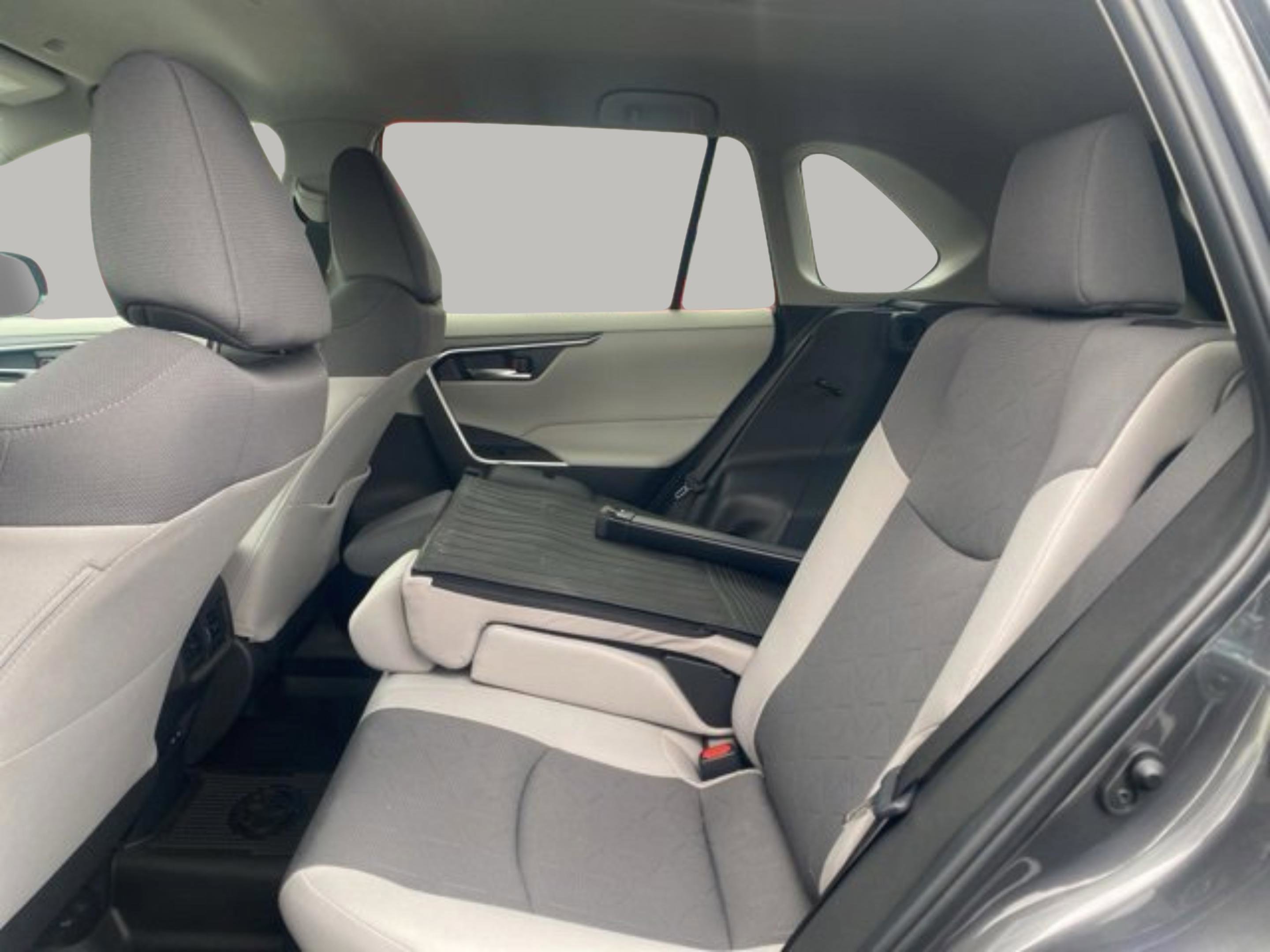 Used 2024 Toyota RAV4 XLE image 27