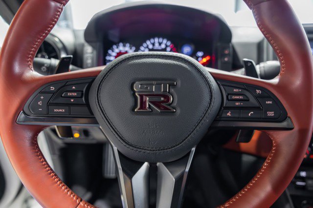 Used 2021 Nissan GT-R Premium image 26