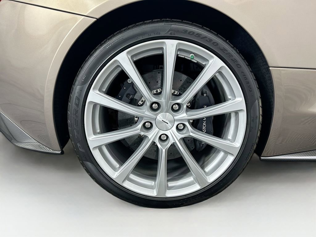 Used 2017 Aston Martin Vanquish Volante image 29