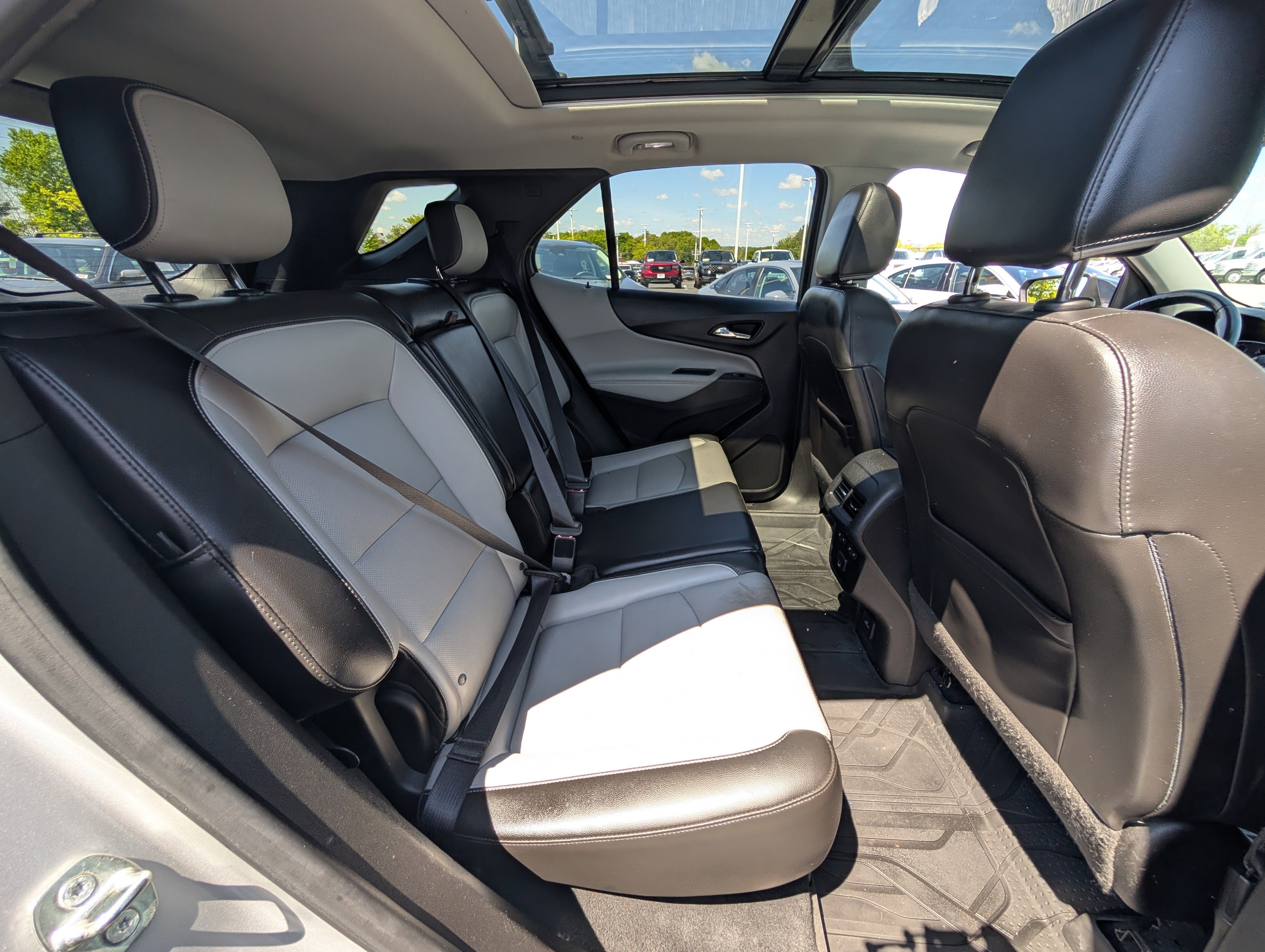 Used 2019 Chevrolet Equinox Premier AWD/4WD image 11