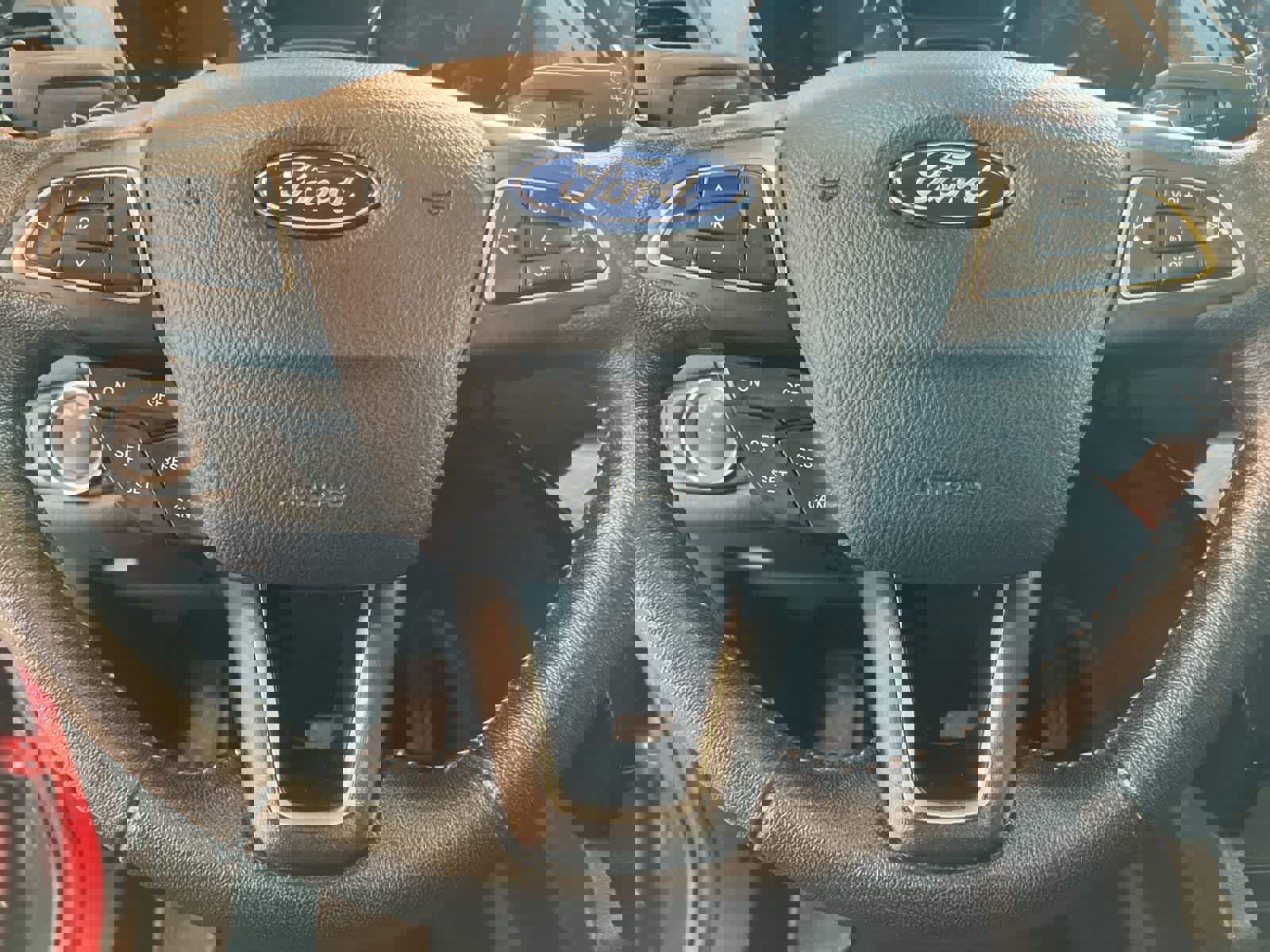 Used 2017 Ford Escape SE w/ Equipment Group 201A FWD image 17