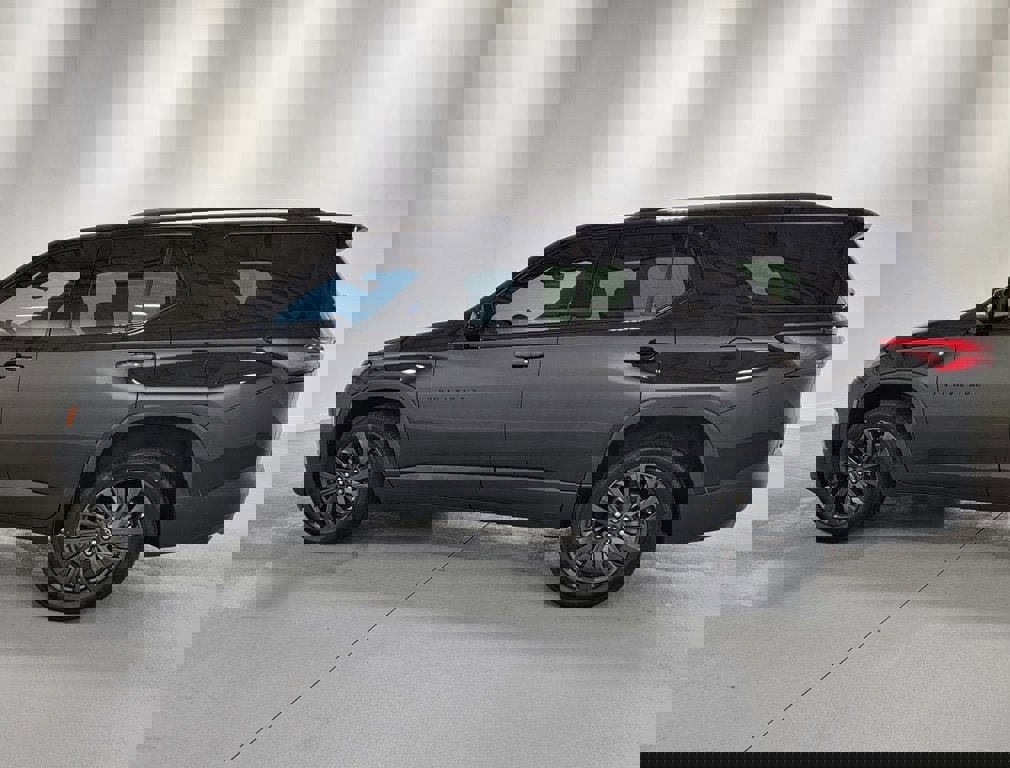 Used 2022 Chevrolet Traverse RS image 5