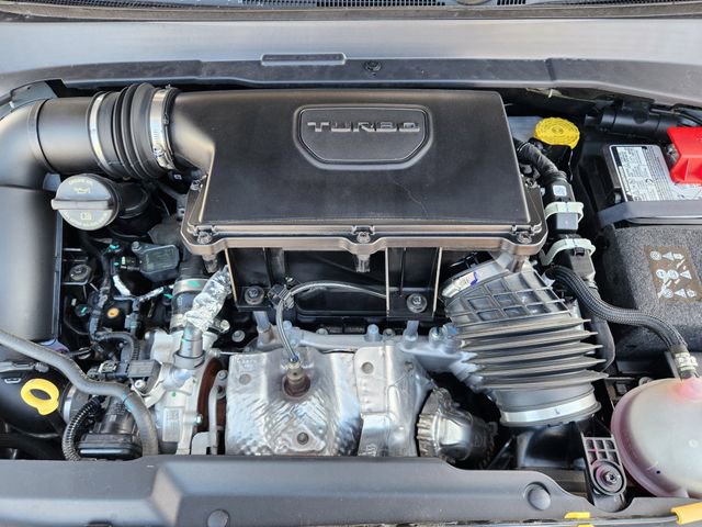 Used 2025 Jeep Compass Sport image 29