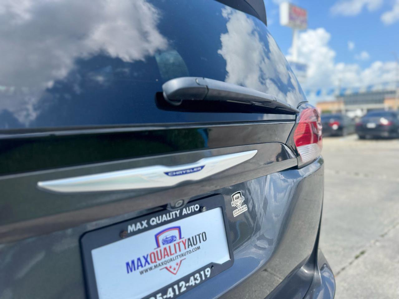 Used 2019 Chrysler Pacifica Touring-L image 25