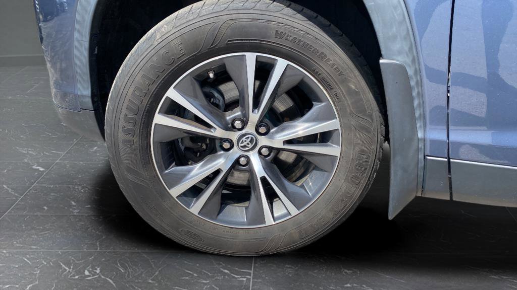 Used 2019 Toyota Highlander LE AWD/4WD image 35