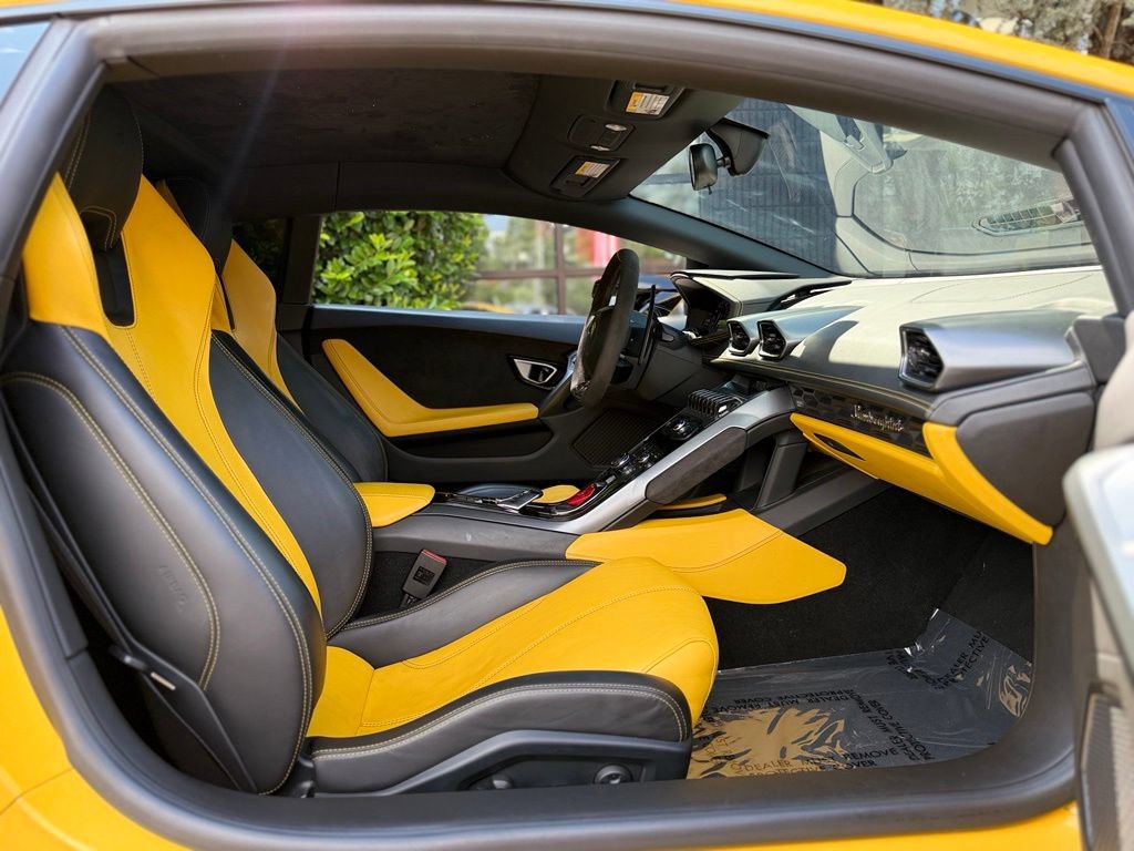 Used 2015 Lamborghini Huracan LP 610-4 AWD/4WD image 31