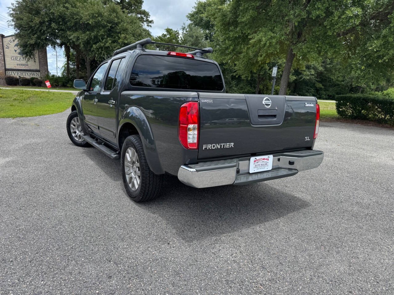 Used 2011 Nissan Frontier SL RWD image 34