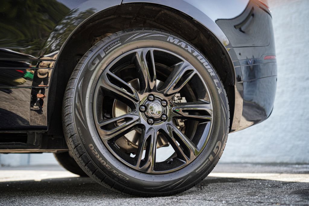 Used 2022 Land Rover Range Rover Velar R-Dynamic S AWD/4WD image 19