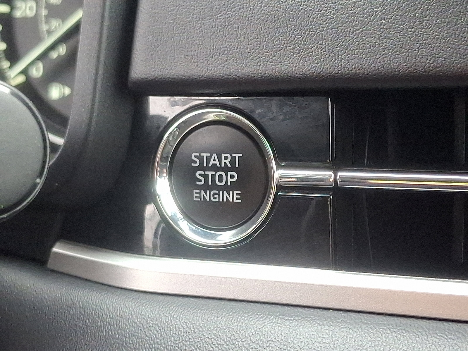 Used 2024 Mitsubishi Outlander ES image 22