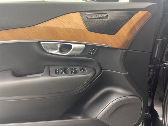 Used 2023 Volvo XC90 B6 Plus AWD/4WD image 19