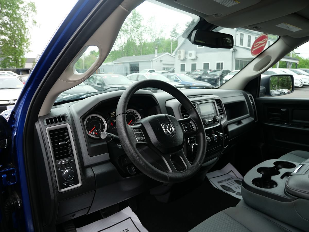 Used 2018 RAM 1500 Express AWD/4WD image 9