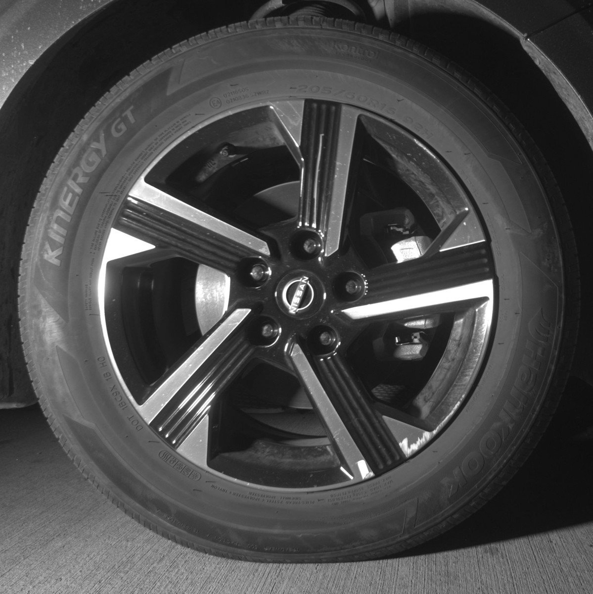 Used 2025 Nissan Sentra SV FWD image 12