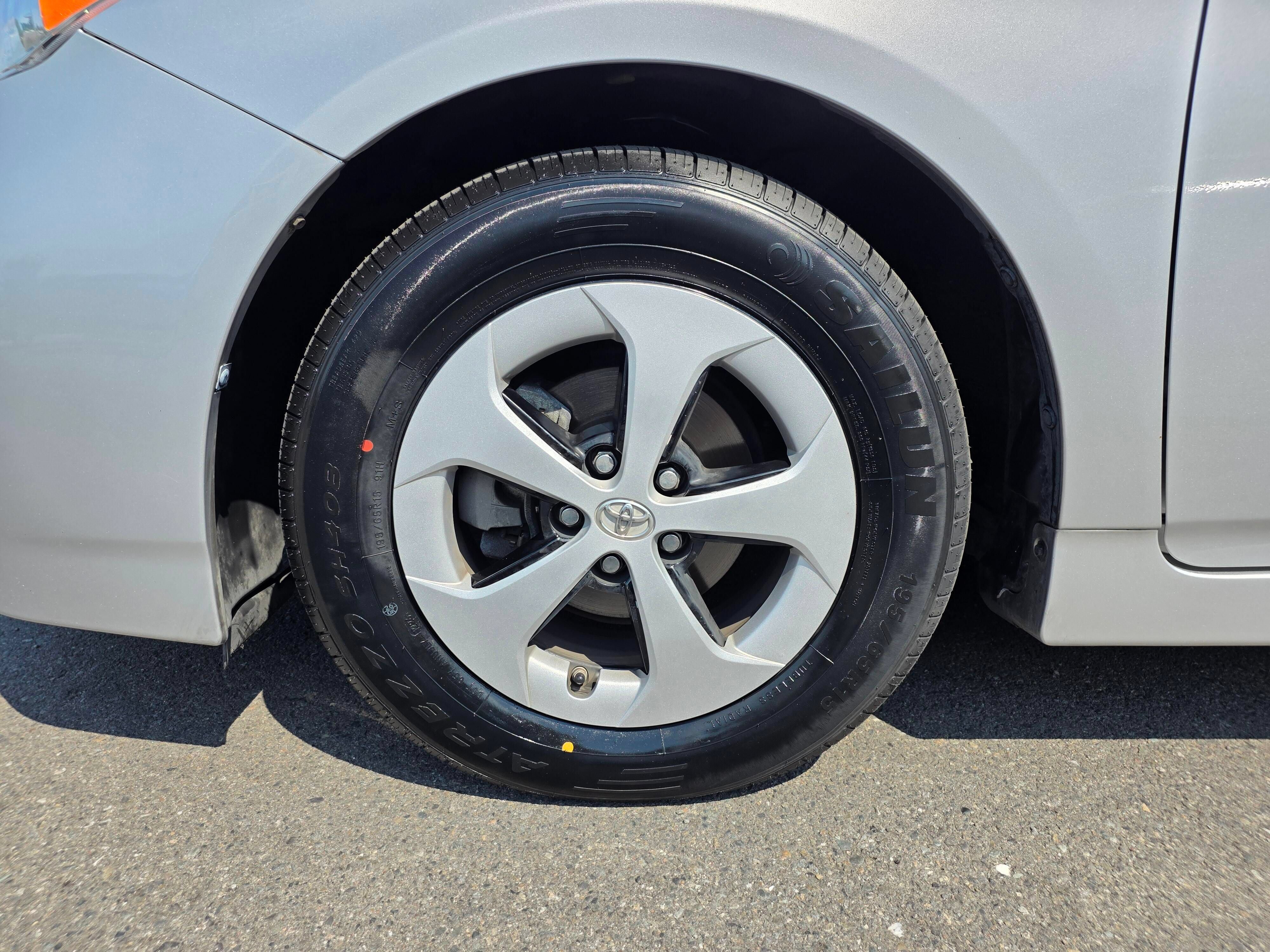 Used 2014 Toyota Prius Four FWD image 9