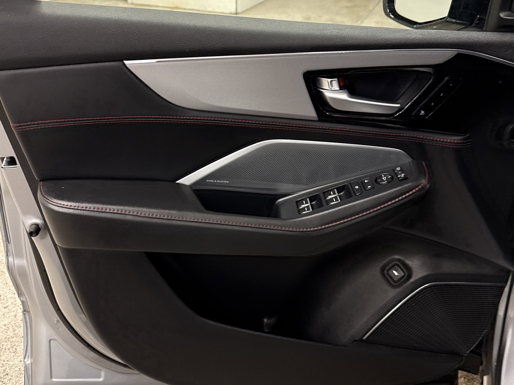 Used 2025 Acura MDX A-Spec image 4