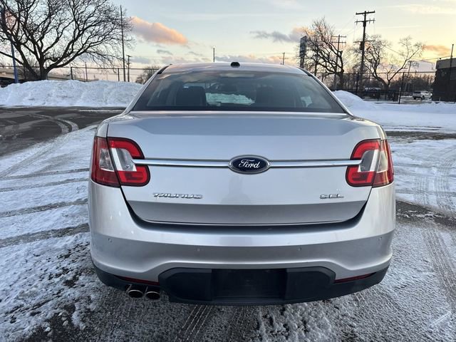 Used 2010 Ford Taurus SEL image 3