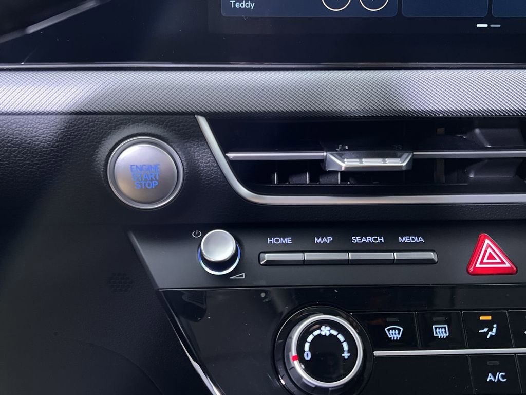 Used 2025 Hyundai Sonata SE image 20